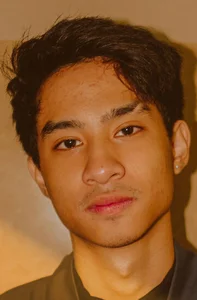 Девано Данендра