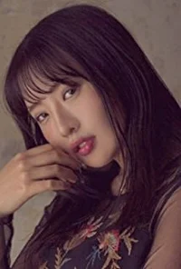 Элли Хандзава