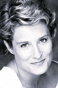 Элли Уоррен