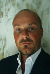 Энгус МакДональд