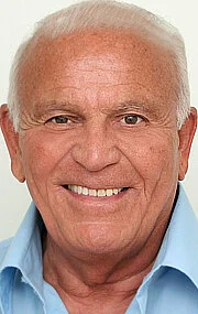 Энцо Дж. Кастеллари