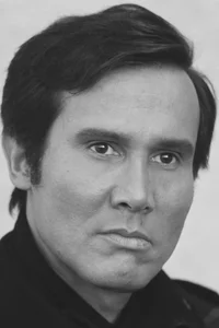 Генри Сильва