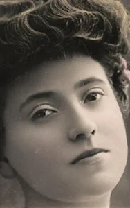 Поли Андраль