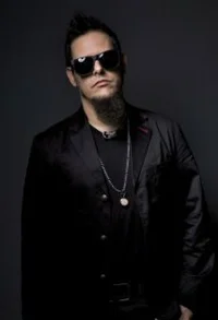 Ральф Эхемендия